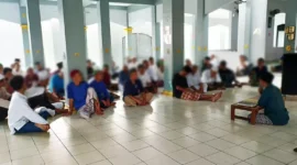Keterangan foto : Warga binaan lapas Cirebon manfaatkan waktu mengikuti kultum Ramadhan jelang berbuka, (Rabu, 20/3/2024) 