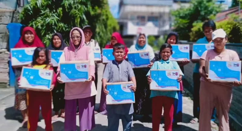 Keterangan foto : Relawan All Cipayung Alumni Aktivis Kelompok Cipayung - TIM 8 Relawan Jokowi Bergerak Bersama Prabowo bagikan 300 boks paket sembako, Kamis (21/3/2024) 