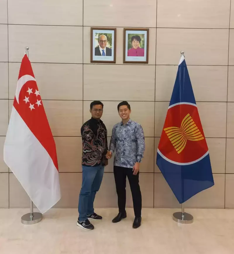 Keterangan foto : Jajaran Pengurus DPN Gema Kosgoro yang dipimpin Plt Ketua Umum Gema Kosgoro Saudara Egi Hendrawan, silaturahmi dan berdiskusi dengan Kedutaan Besar Singapura untuk Indonesia, Sabtu (23/3/2024) 
