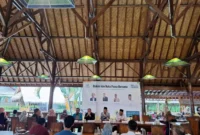 Keterangan foto : Anggota Ombudsman RI, Hery Susanto saat menjadi pemantik diskusi yang digelar Ikatan Alumni Aktivis Mahasiswa Universitas Indonesia di salah satu restoran di komplek kampus UI, Depok, Jumat (22/3/2024).