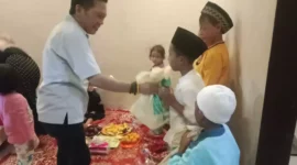 Keterangan foto : Mata Hukum peduli puluhan anak yatim dan piatu dengan menyantuni mereka, Minggu (10/3/2024) 