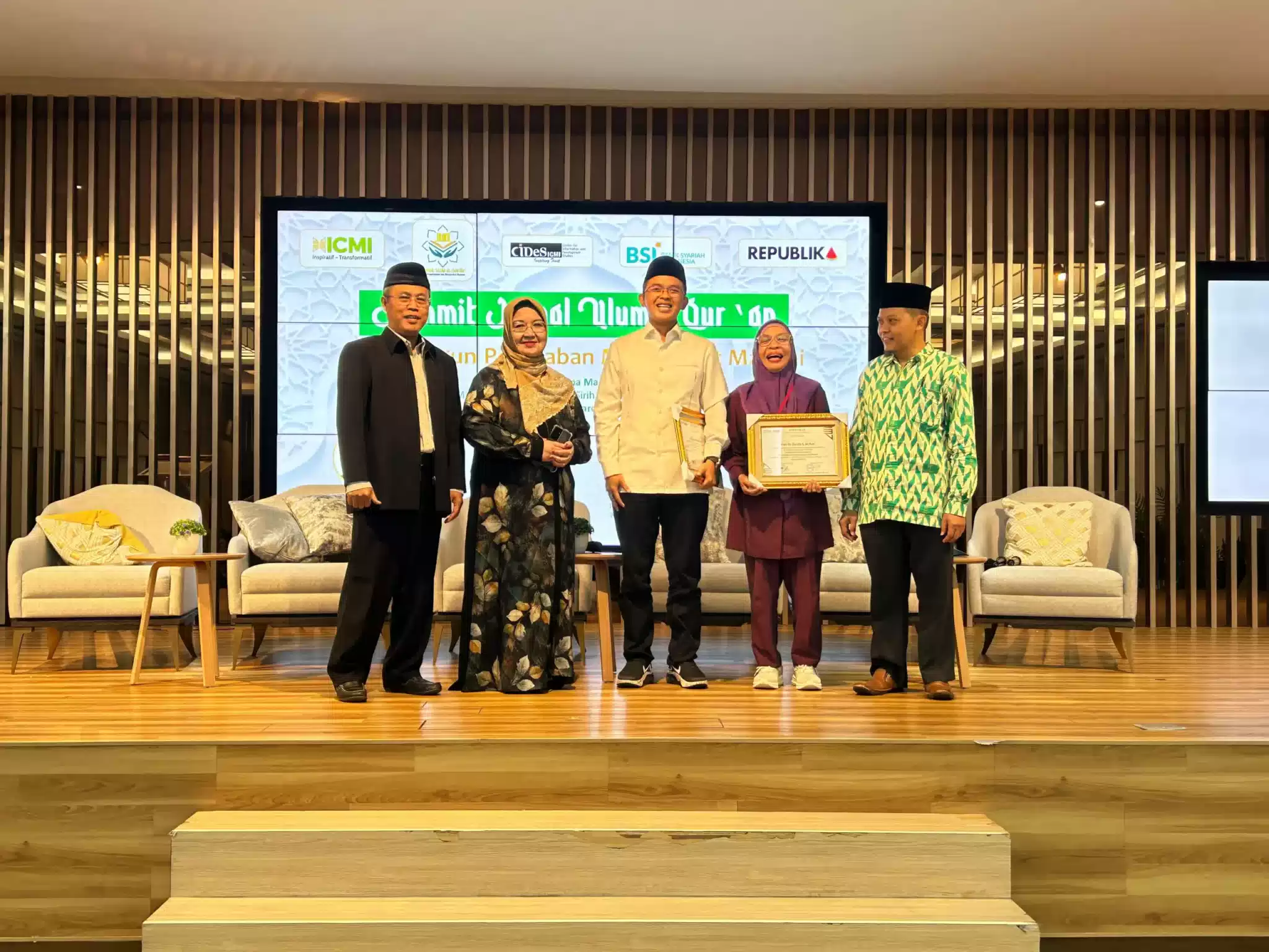 ICMI Gelar Summit Jurnal Ulumul Quran, Berikut 10 Masjid Penerima Nabawi Award I Teras Media