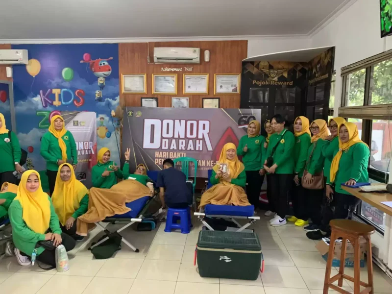 Keterangan foto : Pegawai Lapas Cirebon Laksanakan Donor darah di Hari Bakti Pemasyarakatan ke-60, (Selasa, 16/4/2024) 