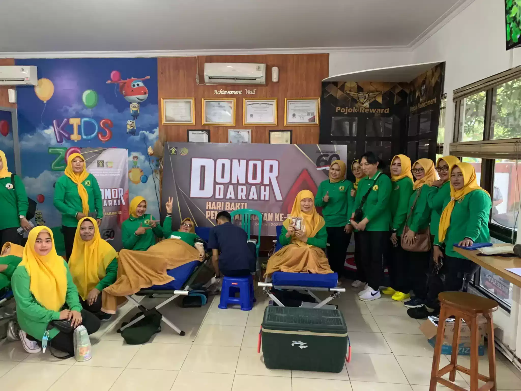 Pegawai Lapas Cirebon Laksanakan Donor Darah, di Hari Bakti Pemasyarakatan ke-60 I Teras Media