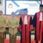 Keterangan foto : Ketua Pengadilan Tinggi (KPT) DKI Jakarta Dr. H. Herry Swantoro, SH, MH melaksanakan pelantikan dan mengambilan sumpah jabatan serta menyaksikan serah terima jabatan Ketua Pengadilan Negeri (KPN) Jakarta Pusat, Selasa (16/4/2024)