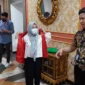 Keterangan foto : lagi tersangka kasus dugaan korupsi penjualan aset Asrama Mahasiswa di Yogyakarta, EM (notaris di Palembang), di tahan Kejaksaan, Sabtu (20/4/2024) 