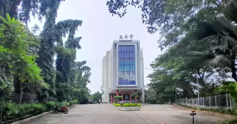Keterangan foto : Sejumlah Petinggi dan Pengurus Vihara Dharma Suci PIK Diduga Sengaja Lindungi Kejahatan Biksuni Eva dan Keluarganya, Jumat (19/4/2024) 