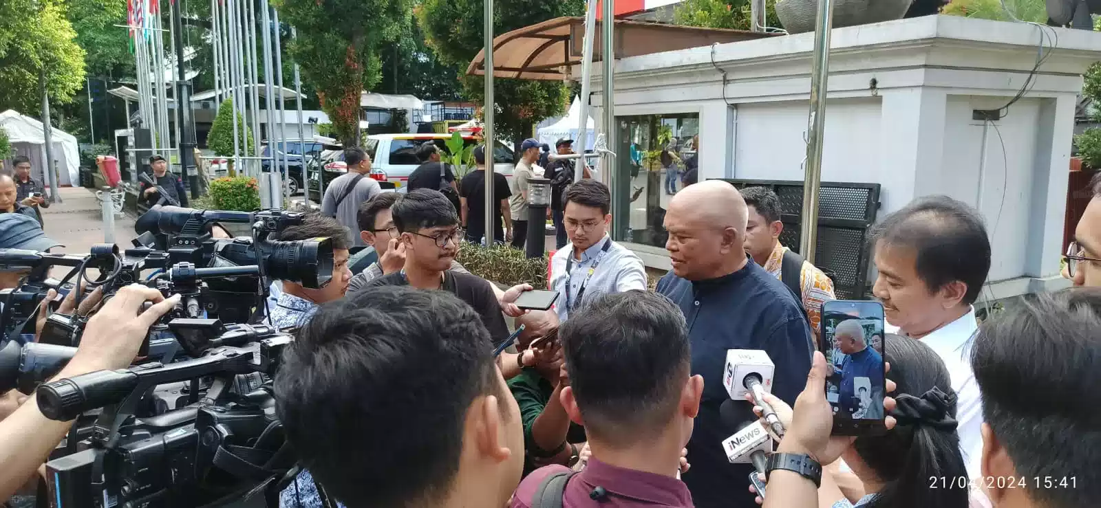 Diduga!!  Anwar Usman Menggunakan Fasilitas Negara Untuk Jabatan Ketua MK I Teras Media