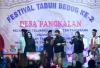 Keterangan foto : calon kuat Gubernur Banten *Ratu Ageng Rekawati* menghadiri Lomba Tabuh Bedug di Desa Pangkalan, Kecamatan Teluknaga, Kabupaten Tangerang, Minggu (21/4/2024)