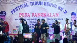 Keterangan foto : calon kuat Gubernur Banten *Ratu Ageng Rekawati* menghadiri Lomba Tabuh Bedug di Desa Pangkalan, Kecamatan Teluknaga, Kabupaten Tangerang, Minggu (21/4/2024)