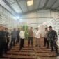 Keterangan foto : Pemantauan stok pangan oleh PJ Bupati Lebak Iwan Kurniawan bersama Forkopimda, Sabtu (27/4/2024) 