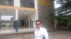 Keterangan foto : Sekjen Mata hukum, Mukhsin Nasir saat berada di Terminal C Tunjung Teja, Jumat (5/4/2024) 