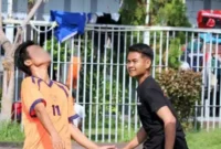 Keterangan foto : Pegawai dan Warga binaan Pemasyarakatan lapas Cirebon meriahkan Hari Bakti Pemasyarakatan ke-60 dengan mengikuti pertandingan futsal, (Rabu, 17/4/2024)