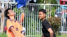 Keterangan foto : Pegawai dan Warga binaan Pemasyarakatan lapas Cirebon meriahkan Hari Bakti Pemasyarakatan ke-60 dengan mengikuti pertandingan futsal, (Rabu, 17/4/2024) 