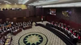 Keterangan foto : Hakim MK saat Membacakan Putusan Mahkamah Konstitusi Terkait Permohonan sengketa Pilpres 2024,(Senin, 22/4/2024) 