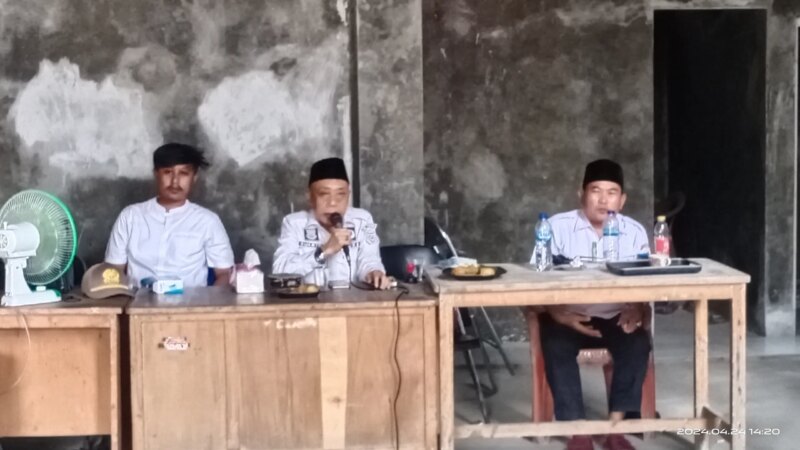 Rapat Koordinasi Aparatur Desa Pekayon terkait pencegahan penyebaran DBD.