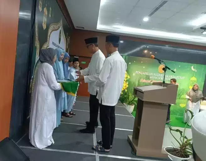 PN Jakarta Pusat Gelar Bukber dan Peduli Anak Yatim