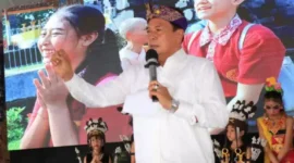 Sekretaris Daerah (Sekda) Kabupaten Tangerang Moch Maesyal Rasyid menghadiri Dharma Santi atau pertemuan layaknya halal bi halal di Wanitian Parahyangan Agung Bhuwana Raksati, Desa Sodong Kecamatan Tigaraksa. Sabtu, (20/4/24).