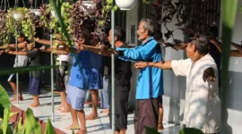 Keterangan foto : Warga Binaan Lapas Cirebon Ikuti Rehabilitasi Medik Lansia Senam Super SEFT dan Mindfulness, (Kamis, 2/5/2024) 