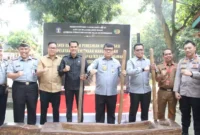 Keterangan foto : Kalapas Cirebon Ikuti Peresmian Revitalisasi Pelayanan WBP, Bentuk Sinergitas Lapas Karawang dan Stakeholder, (Selasa, 7/5/2024) 