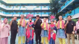 - Sekolah Menengah Pertama (SMP) Negeri 216 Jakarta Pusat (Jakpus) menggelar acara seleksi Festival dan Lomba Seni Siswa Nasional (FLS2N) dari 55 sekolah dengan 138 peserta jenjang SMP tingkat Suku dinas pendidikan wilayah ll Kota Administrasi Jakarta Pusat tahun 2024, pada Selasa (21/5/2024).