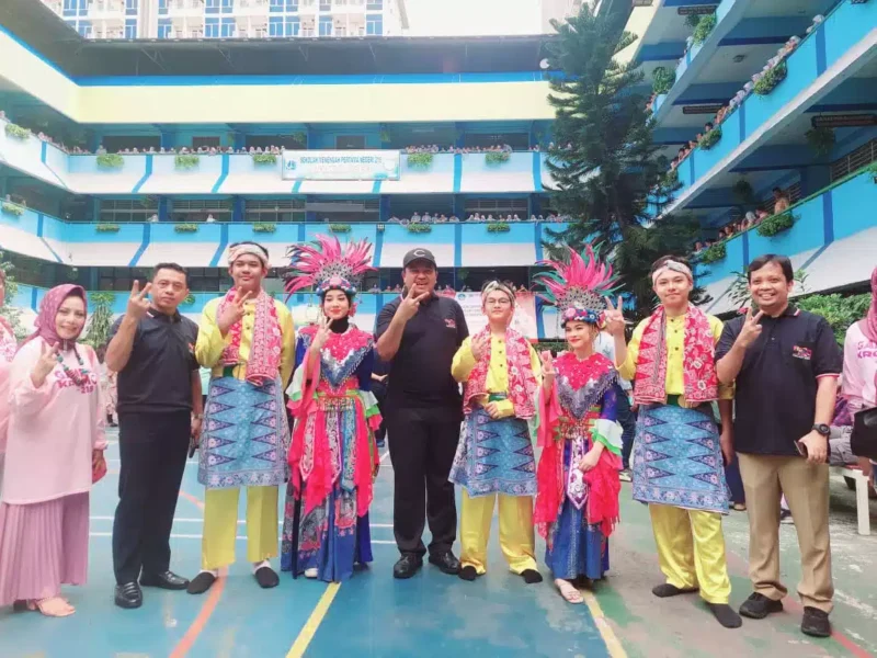 - Sekolah Menengah Pertama (SMP) Negeri 216 Jakarta Pusat (Jakpus) menggelar acara seleksi Festival dan Lomba Seni Siswa Nasional (FLS2N) dari 55 sekolah dengan 138 peserta jenjang SMP tingkat Suku dinas pendidikan wilayah ll Kota Administrasi Jakarta Pusat tahun 2024, pada Selasa (21/5/2024).