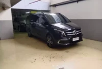 Gaya hidup mewah atau Glamour kembali diperlihatkan oleh oknum Jaksa dari Kejaksaan Tinggi (Kejati) DKI Jakarta dengan terlihatnya keberadaan mobil mewah yang berharga miliaran rupiah.