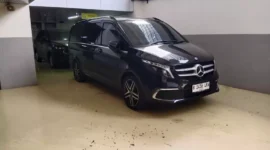 Gaya hidup mewah atau Glamour kembali diperlihatkan oleh oknum Jaksa dari Kejaksaan Tinggi (Kejati) DKI Jakarta dengan terlihatnya keberadaan mobil mewah yang berharga miliaran rupiah.