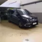 Gaya hidup mewah atau Glamour kembali diperlihatkan oleh oknum Jaksa dari Kejaksaan Tinggi (Kejati) DKI Jakarta dengan terlihatnya keberadaan mobil mewah yang berharga miliaran rupiah.