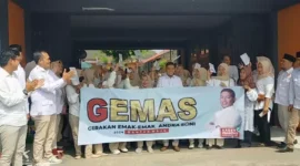 Keterangan foto : Relawan Gerakan Emak-Ema Andra Soni (Gemas) siap memenangkan Bakal Calon Gubernur Banten Andra Soni di Pilkada Banten 2024.
