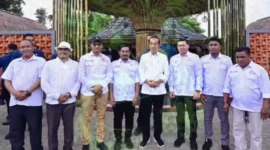 Keterangan foto : Koordinator Relawan All Cipayung – Tim 8 Relawan Jokowi Bergerak Bersama Prabowo – Kornas Jokowi Provinsi Banten, Yusuf Reza Soleman pojok paling kanan, Rabu (8/5/2024) 
