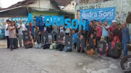 Keterangan foto : Tim 8 Relawan Jokowi Bergerak Bersama Prabowo (Tim 8-RJBBP, Rumah Gibran, All Cipayung, Pos Raya dan Rumah Gibran Provinsi Banten melakukan deklarasi dan menyatakan dukungan untuk kepada Andra Soni untuk menjadi calon Gubernur Banten, Minggu (19/5/2024) 