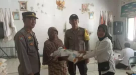 Keterangan foto : Bulog Leak dan Pandeglang salurkan beras PSO, Kamis (23/5/2024) 
