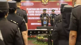 Kepala Kantor Wilayah (Kakanwil) Kementerian Hukum dan HAM (Kemenkumham) DKI Jakarta, R. Andika Dwi Prasetya melantik dan mengambil sumpah/janji jabatanManajerial dan Non Manajerial serta memimpin Serah Terima Jabatan (Sertijab) Kepala Unit Pelaksana Teknis, Kamis (30/05/2024)