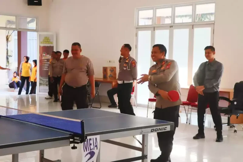 Keterangan poto : Kapolres Lebak AKBP Suyono Saat membuka Turnen Tenis Meja 