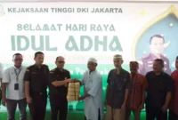 Tim penyembelihan qurban Kejaksaan Tinggi (Kejati) DKI Jakarta menyerahkan 12 ekor sapi ke Rumah Potong Hewan (RPH) Dharma Jaya untuk dilakukan penyembelihan dalam pelaksanaan ibadah qurban pada Hari Raya Idul Adha 1445 Hijriah, atau Selasa (18/6/2024).
