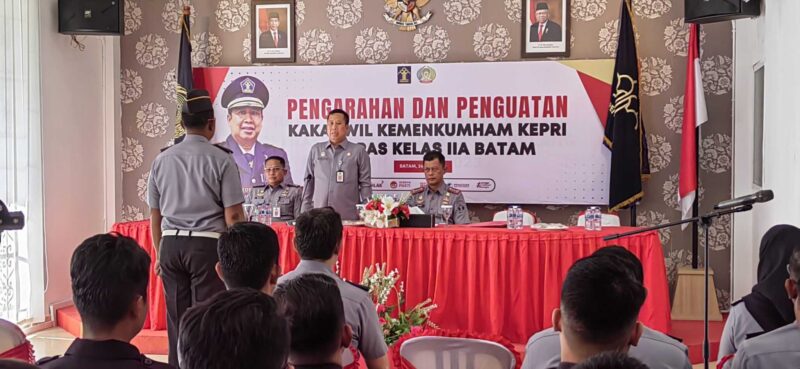 Keterangan foto : Kakanwil Kepulauan Riau Berikan Pengarahan dan Penguatan Pada Pegawai Lapas Batam, (Senin, 24/6/2024) 
