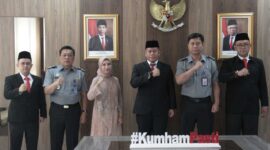 Keterangan foto : Kakanwilkumham Jabar Masjuno Resmi Lantik dan Mengambil Sumpah Notaris Pengganti, (Senin, 24/6/2024) 