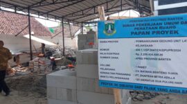 Keterangan Poto : Papan Informasi Pembangunan Rumdin Kajari Lebak Terpantau Sudah Dipasang.