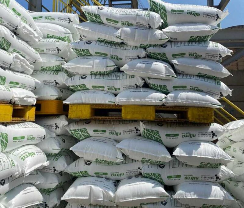 Keterangan Foto: Pupuk Urea dengan kandungan Nitrogen 46% yang di ekspor ini masuk kategori pupuk nonsubsidi yang memliki alokasi khusus setelah pemenuhan domestik terpenuhi yang diatur oleh Permen Kemendag untuk PT Pupuk Indonesia Holding Company.