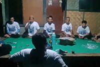 Keterangan foto : Ketua Paguyugan Kampung Cikondang, Desa Sukadaya, Kecamatan Cikulur Ustad Napis mendukung Relawan Jokowi Bergerak Bersama Prabowo Provinsi Banten untuk menangkan Andra Soni Calon Gubernur Banten, Selasa (25/6/2024)
