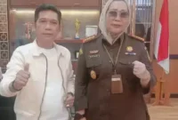 Keterangan poto: Mayasari, S. H. Kepala Kejari Lebak bersama Muksin Nasir, Sekjen Lembaga Matahukum