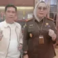 Keterangan poto: Mayasari, S. H. Kepala Kejari Lebak bersama Muksin Nasir, Sekjen Lembaga Matahukum