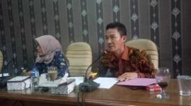 Anggota DPRD Provinsi Banten, H Oong Syahroni mendukung langkah Bulog Lebak dan Pandeglang dalam upaya menjaga ketersediaan pangan lewat program SPHP, Kamis (25/7/2024) 