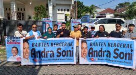 Keterangan foto : Relawan di Cilegon Dukung Anak Kampung Jadi Gubernur Andra Soni