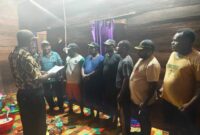 Keterangan Foto: DPRD kabupaten Dogiyai melakukan sidak ke tambang Emas ilegal di Distrik Mogodagi.