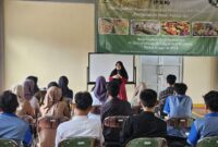 Keterangan Foto: Ketua Pimpinan Cabang Fatayat NU Kota Tangerang Noni Menawati dalam acara Pelatihan Berbasis Kompetensi yang diadakan oleh Balai Latihan Kerja Komunias (BLKK) Al Qudratiyah Pandeglang, Selasa 2/7/2024.