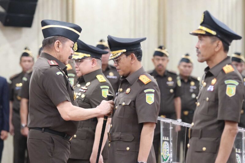 Keterangan foto : Dr. Siswanto resmi menjabat sebagai Kepala Kejaksaan Tinggi Banten usai dilantik langsung oleh Jaksa Agung RI ST Burhanuddin, Kamis (4/7/2024) 