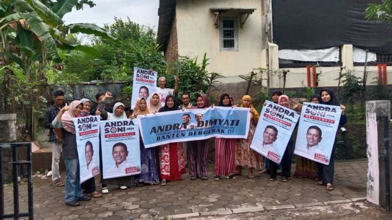 Keterangan foto : Relawan Jokowi Bergerak Bersama Prabowo (RJBBP) Provinsi Banten terus masif aktifasi 104 posko kemenangan Andra Soni – Akhmad Dimyati Natakusumah di setiap kecamatan, Minggu (7/7/2024) 