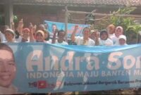 Keterangan Foto : Warga Curugbitung Lebak Deklarasikan Dukungan Andra Soni Maju Gubernur Banten, (10/7/2024)